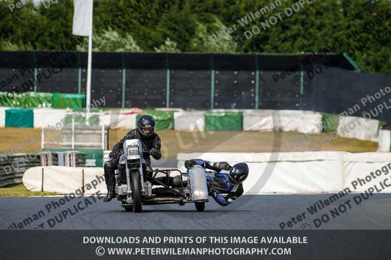 Vintage motorcycle club;eventdigitalimages;mallory park;mallory park trackday photographs;no limits trackdays;peter wileman photography;trackday digital images;trackday photos;vmcc festival 1000 bikes photographs